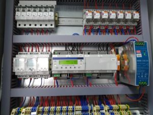 Schaltkasten mit Gascontroller GC-06 von MSR-Electronic für stationäre Gaswarnanlagen